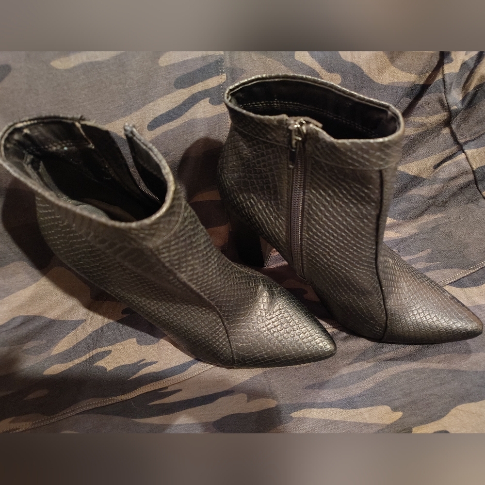 Wild Diva size 6.5